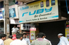 Mangaluru : Thieves burgle mobile shop at Kankanady ; decamp with over 60 cell phones